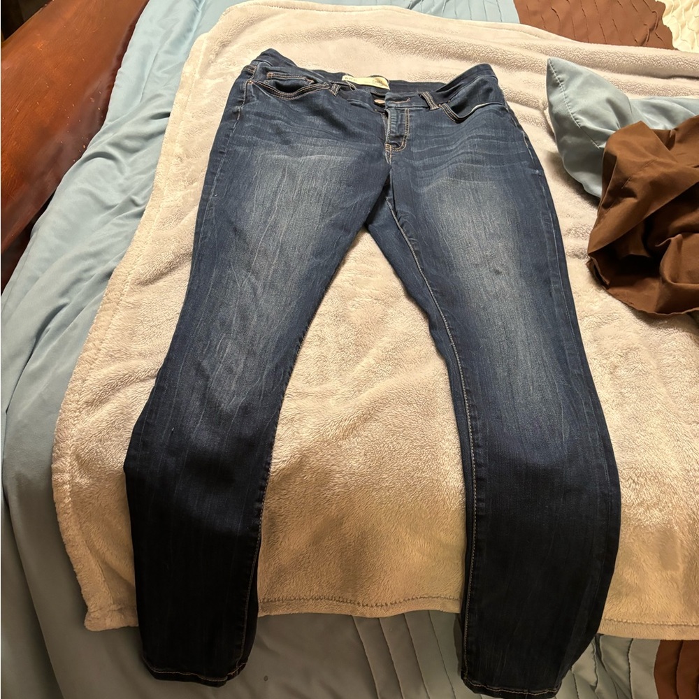 Women’s BKE size 28 X 31.5.